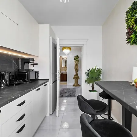 Rt Luxury Elegance * Брашов