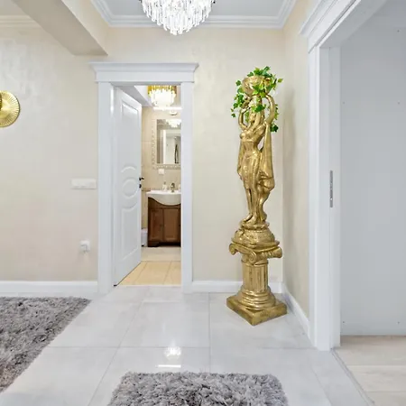 Rt Luxury Elegance Апартаменты