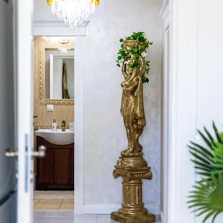 Rt Luxury Elegance Брашов